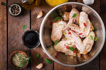 15 восхитительных способов приготовления куриных крылышек с хрустящей корочкой в духовке8