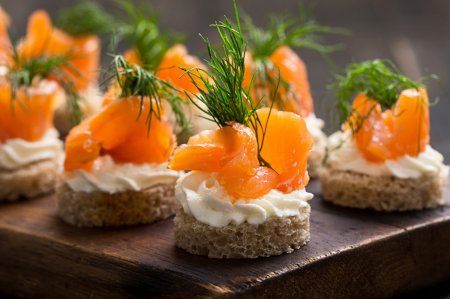 Тунец и яйцо в бутербродах: 8 быстрых и вкусных рецептов8