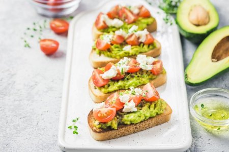 Тунец и яйцо в бутербродах: 8 быстрых и вкусных рецептов3
