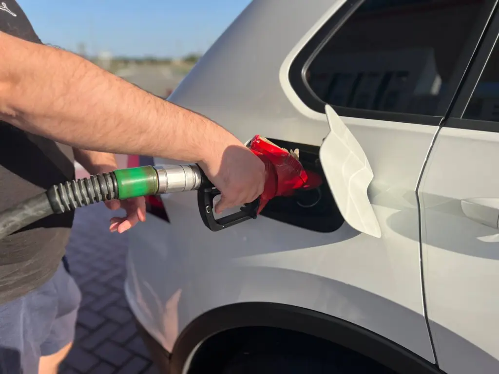 Водителей ждут проблемы на АЗС: отказы в обслуживании в августе станут реальностью