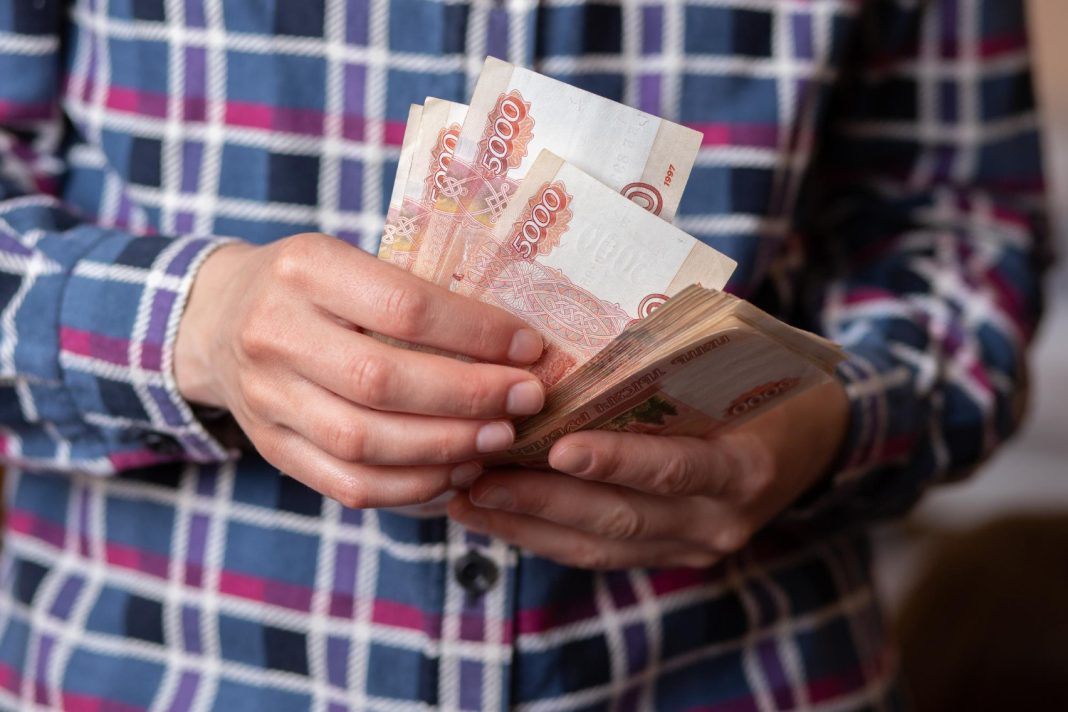 С октября вступают в силу новые правила обращения с наличными деньгами0
