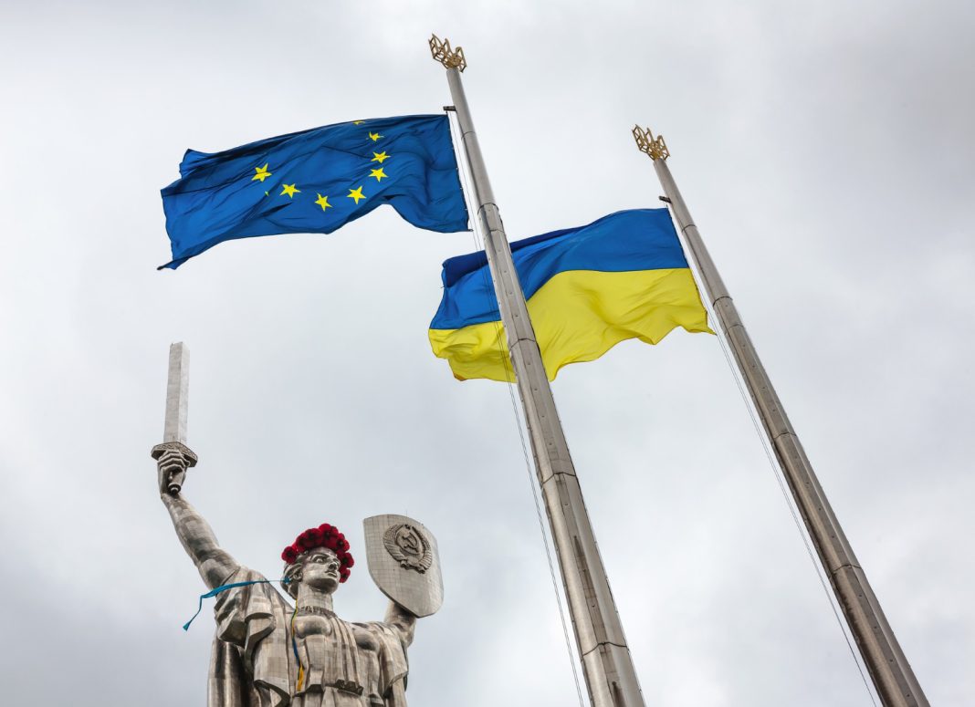 Киев требует от ЕС нарушить законы ради украинцев: премьер Корецкий настаивает на экстренных мерах0